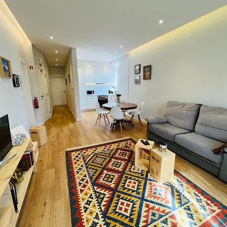 Lovely 2-bedroom Unit In Historic *