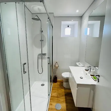 Lovely 2-bedroom Unit In Historic *