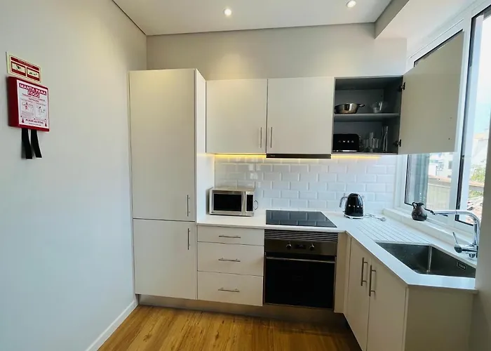 Lovely 2-bedroom Unit In Historic *