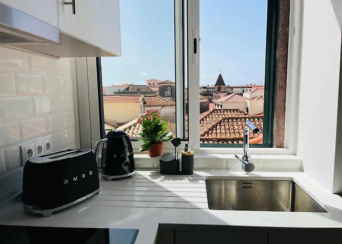 Lovely 2-bedroom Unit In Historic