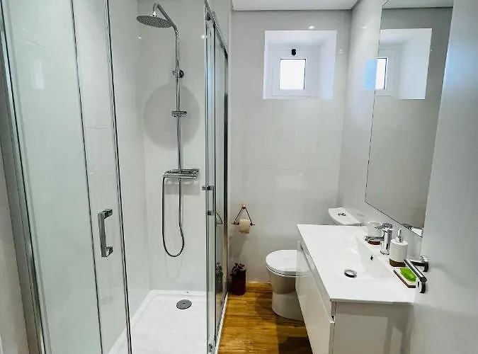Lovely 2-bedroom Unit In Historic *